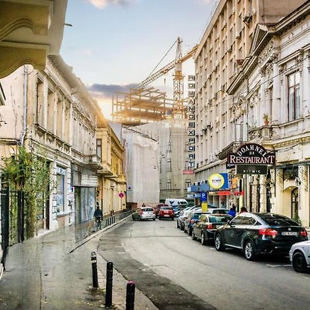 Historic Charm, Modern Comfort - Accommodation In The Heart Of The Old Town Boekarest Buitenkant foto
